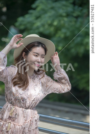 Facial expression of Korean female, park, Namsan 53927481
