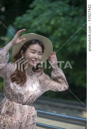 Facial expression of Korean female, park, Namsan Facial expression of Korean female, park, Namsan 53927482
