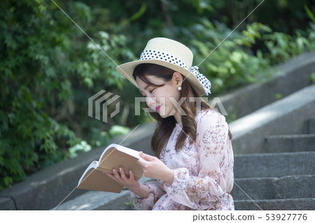 Facial expression of Korean female, park, Namsan 53927776
