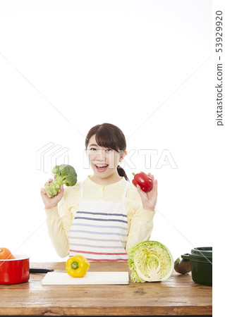 Housewife cooking Housewife cooking 53929920