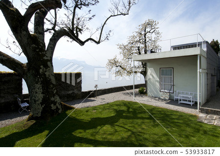 Little house on Lake Reman Little house on Lake Reman 53933817