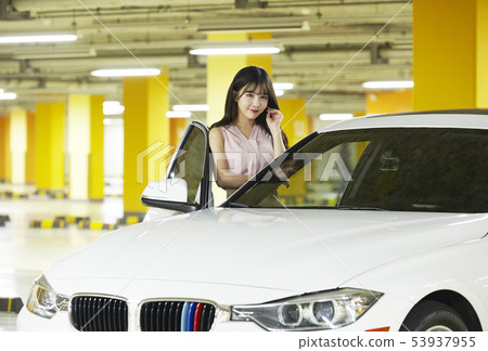 汽車,停車場,地下停車場,商界女強人 汽車,停車場,地下停車場,商界女強人 53937955