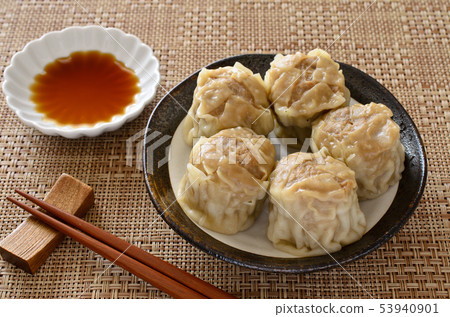 Meat dishes 53940901