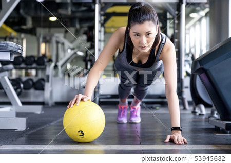 Women sportswear 53945682