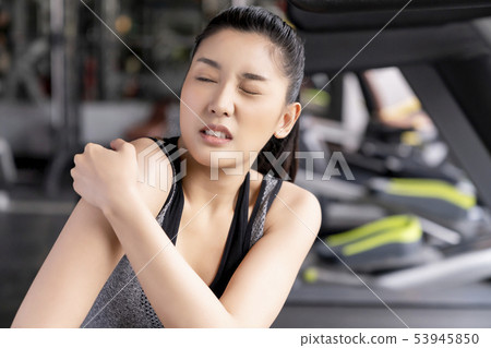 女式運動服 53945850