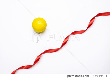 紅絲帶，紅絲帶，黃球 53949591
