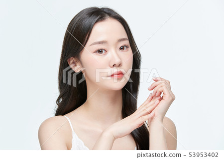 Women beauty 53953402