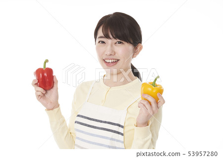 Housewife Housewife 53957280