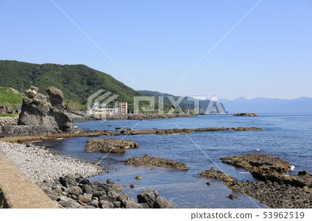 The coastline of Kamine Uchimura seen from a certain place 53962519