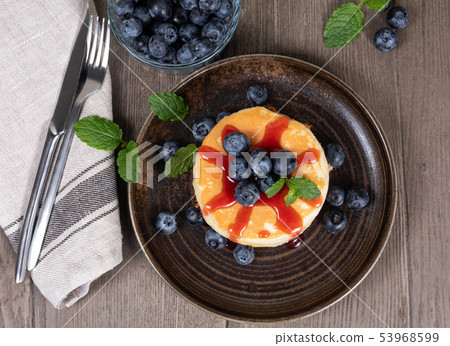 Pancakes with fresh berry 53968599