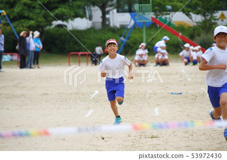 小學運動會（100米跑） 53972430