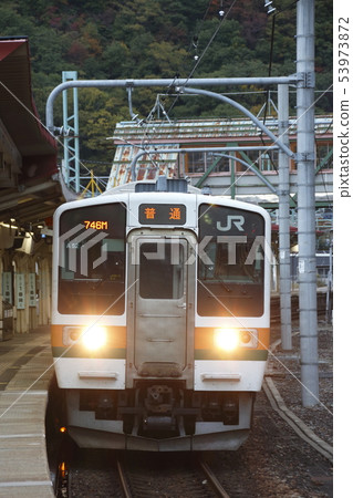 211 series train at Takasaki mouth of Joetsu Line 53973872