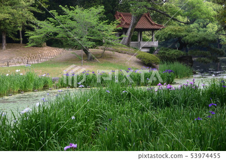Gunkushi Pond and Zenkaku in Meisatsu Kuribayashi Park Gunkushi Pond and Zenkaku in Meisatsu Kuribayashi Park 53974455