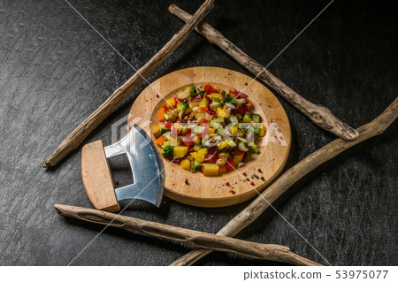 沙拉時髦健康食物切好的沙拉 沙拉時髦健康食物切好的沙拉 53975077