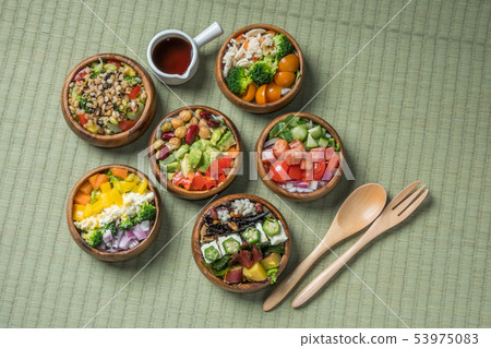 沙拉時髦健康食物切好的沙拉 53975083