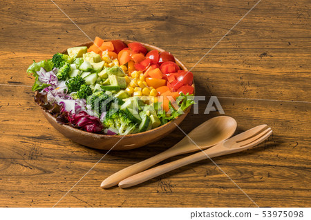 沙拉時髦健康食物切好的沙拉 53975098