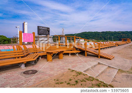 (Ishikawa Prefecture) The world's longest bench in the Mashoura coast 53975605