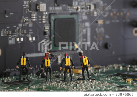 經過很長一段時間回到這個世界,潛水員和人們在PC的基礎上感到困惑 經過很長一段時間回到這個世界,潛水員和人們在PC的基礎上感到困惑 53976865
