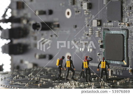 經過很長一段時間回到這個世界,潛水員和人們在PC的基礎上感到困惑 經過很長一段時間回到這個世界,潛水員和人們在PC的基礎上感到困惑 53976869