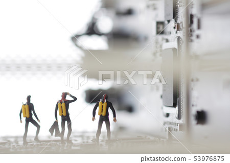 經過很長一段時間回到這個世界,潛水員和人們在PC的基礎上感到困惑 經過很長一段時間回到這個世界,潛水員和人們在PC的基礎上感到困惑 53976875