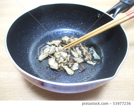 Maiko在煎鍋裡煎 Maiko在煎鍋裡煎 53977236