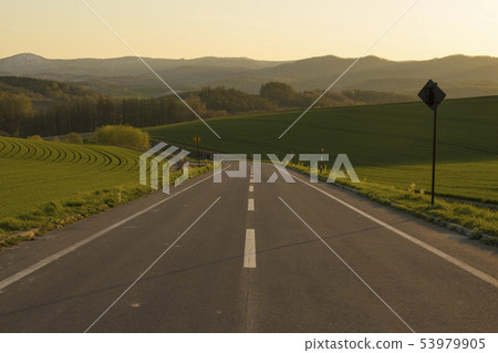 黃昏和極好的道路 53979905