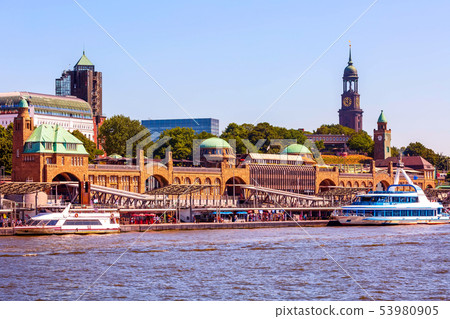 Germany, Hamburg skyline and river Elbe 53980905