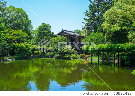 Shusuitei and Kujo Pond in Kyoto Gyoen Shusuitei and Kujo Pond in Kyoto Gyoen 53981485