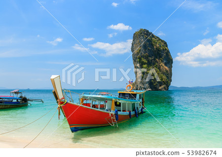 Beautiful crystal clear turquoise blue sea and 53982674