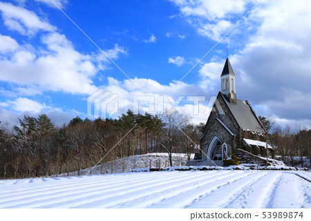 Church of the pastoral village Snow scene 53989874