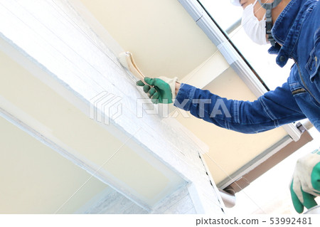 Exterior wall painting 53992481