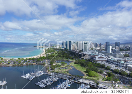 [夏威夷火奴魯魯]阿拉莫阿納海灘公園魔術島的鳥瞰圖 53992674