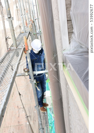 Exterior wall painting 53992677