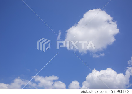  藍天和雲彩 53993180