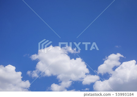  藍天和雲彩 53993184