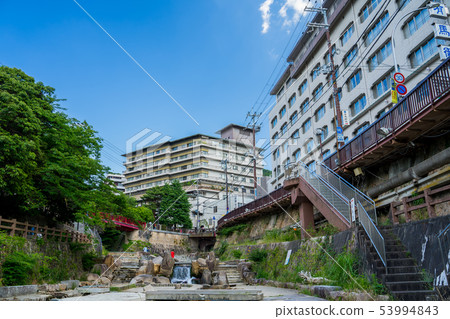 新鮮的綠色華宇溫泉 53994843