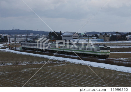 Winter's Echigo Line 115 series 6 cars near the end 53996260