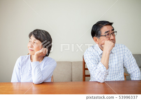成熟的離婚形象 53996337