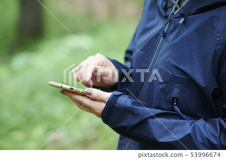 Mountain climbing Mountain climbing 53996674