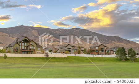 Homes with mountain view in Saratoga Springs Utah Homes with mountain view in Saratoga Springs Utah 54000325