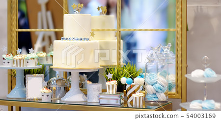 Traditional anniversary/wedding multi-layer cake Traditional anniversary/wedding multi-layer cake 54003169