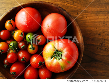 多彩的番茄 54007691