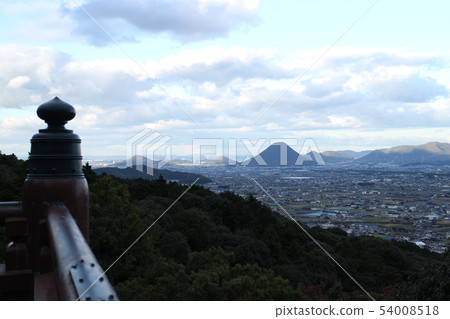 從Kotohira miyamoto miyamae的觀景台看到的讚岐平原 從Kotohira miyamoto miyamae的觀景台看到的讚岐平原 54008518