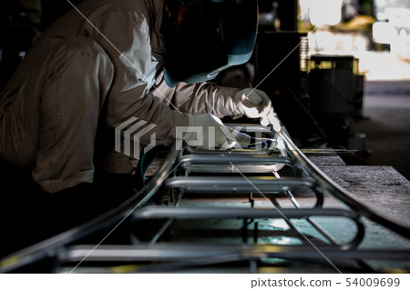 鋁焊接工作 54009699