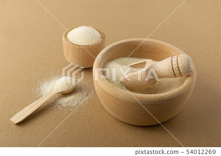 Dry gelatine powder and granules used as a gelling Dry gelatine powder and granules used as a gelling 54012269