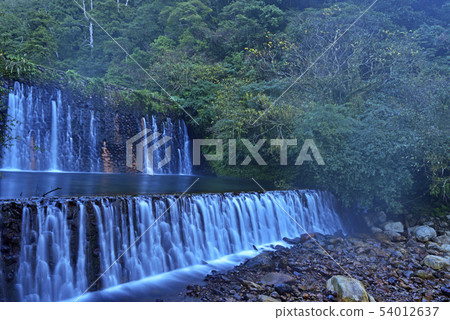 溪流瀑布 54012637