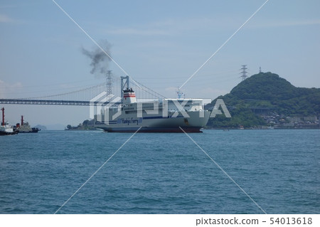 Kanmon Strait-Hankyu Ferry has arrived 54013618