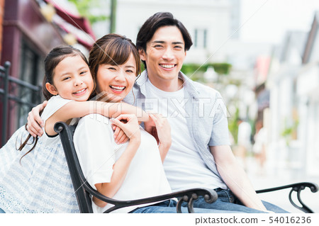 一個家庭 54016236