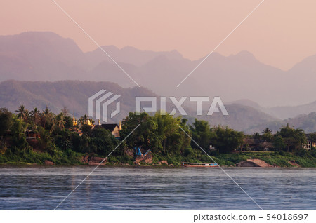 Mekhong or Mae Khong river view and old temple 54018697