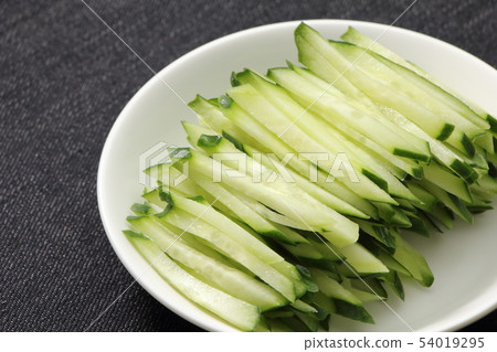 切碎的黃瓜。 54019295